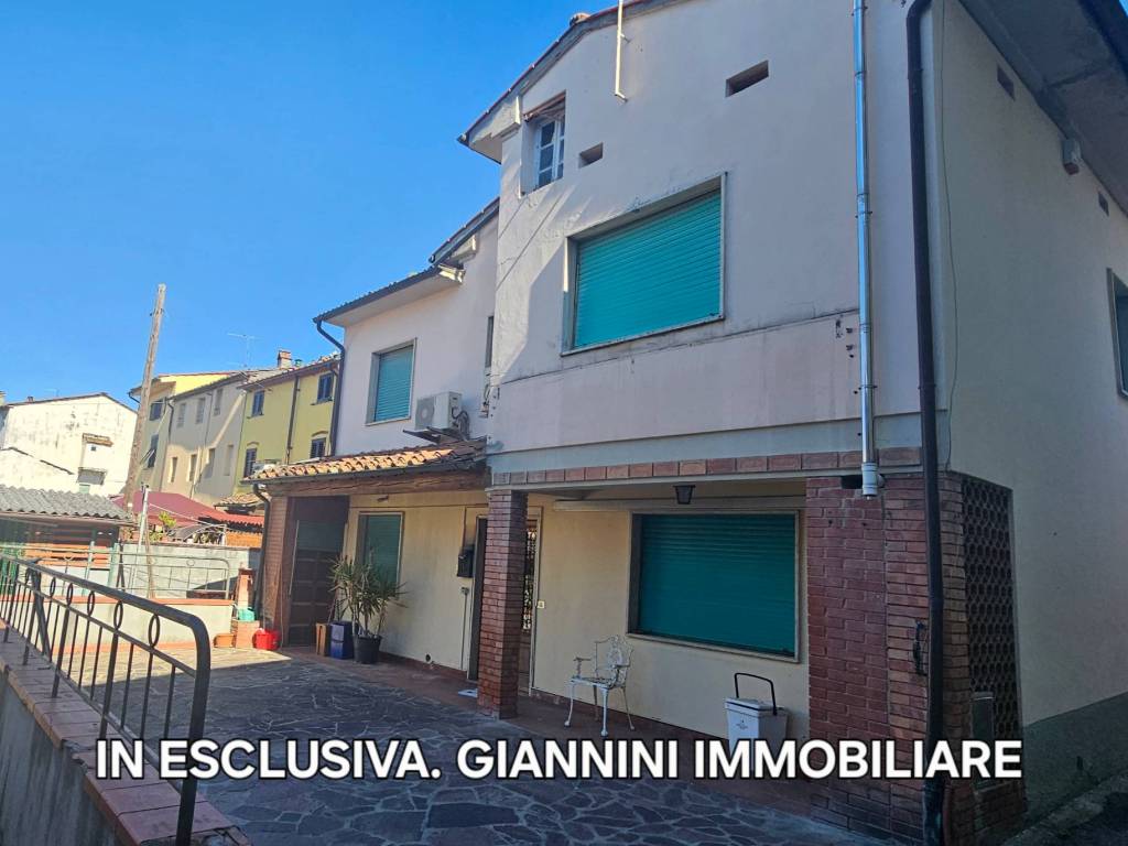 casa indipendente in vendita a Capannori