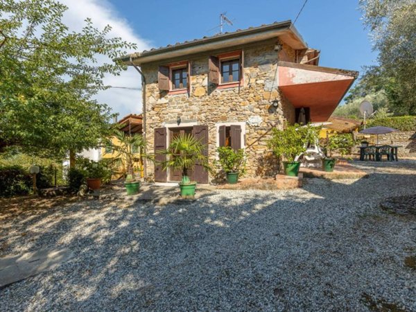 casa indipendente in vendita a Capannori
