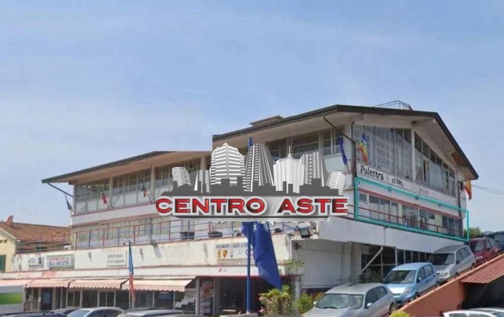 locale commerciale in vendita a Capannori