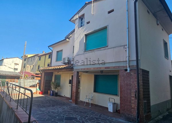 casa indipendente in vendita a Capannori in zona Segromigno in Monte