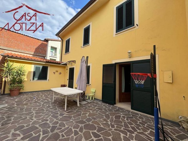 casa semindipendente in vendita a Capannori in zona Segromigno in Monte