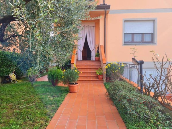 casa indipendente in vendita a Capannori