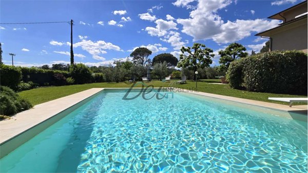 casa indipendente in vendita a Capannori in zona Lunata