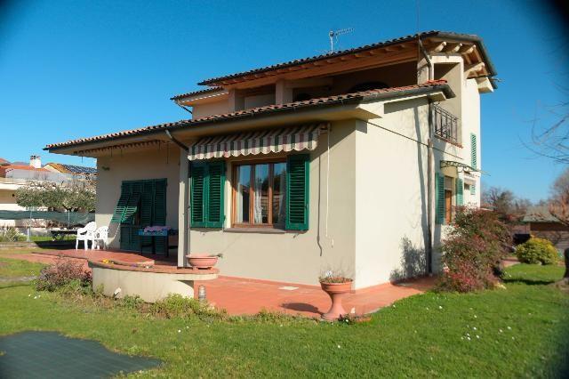 casa indipendente in vendita a Capannori in zona Lunata