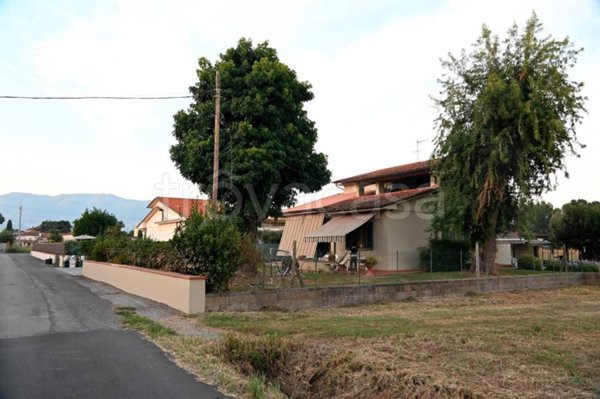 casa indipendente in vendita a Capannori in zona Lunata