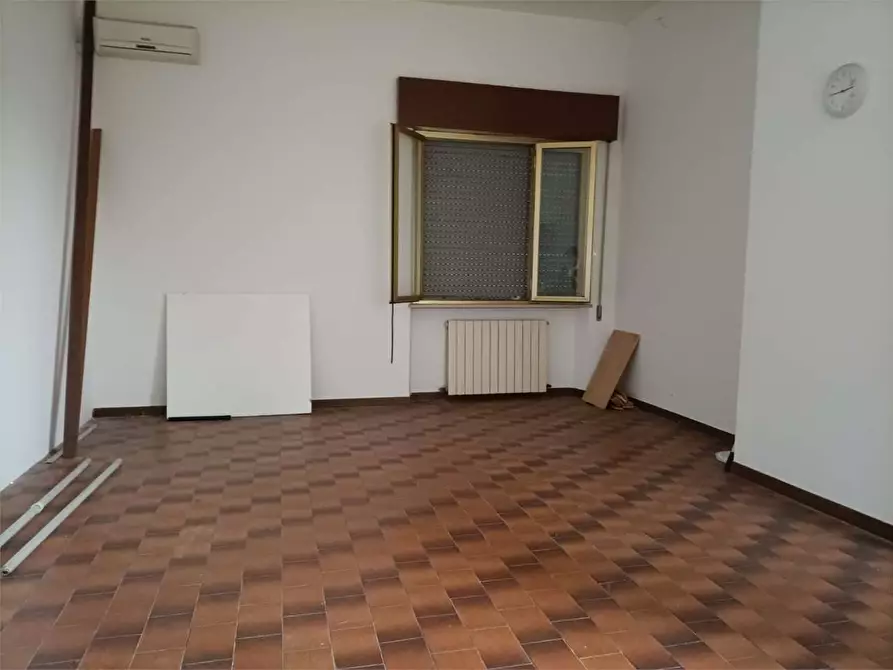 ufficio in vendita a Capannori in zona Marlia
