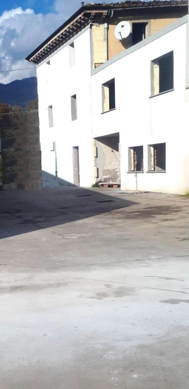 intera palazzina in vendita a Capannori