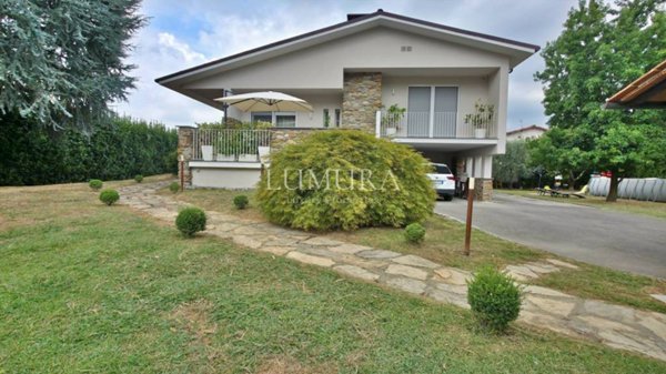 casa indipendente in vendita a Capannori in zona Marlia
