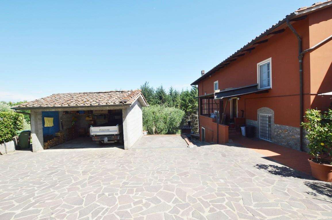 intera palazzina in vendita a Capannori