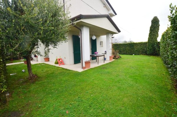 casa indipendente in vendita a Capannori