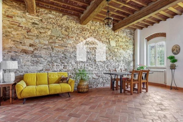 casa indipendente in vendita a Capannori in zona Santa Margherita