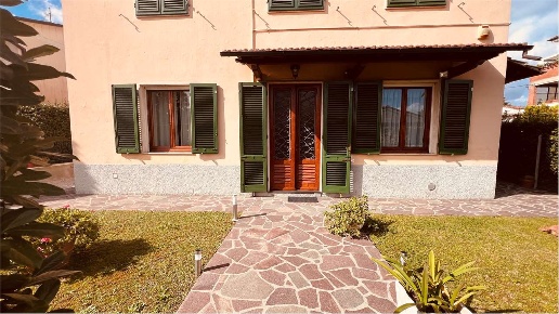 casa indipendente in vendita a Capannori