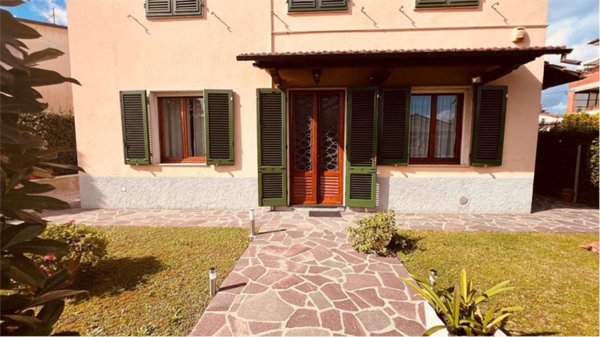 casa indipendente in vendita a Capannori