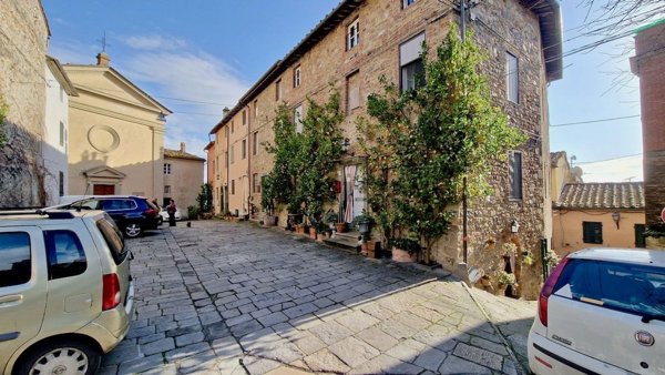 esavano in vendita a Capannori