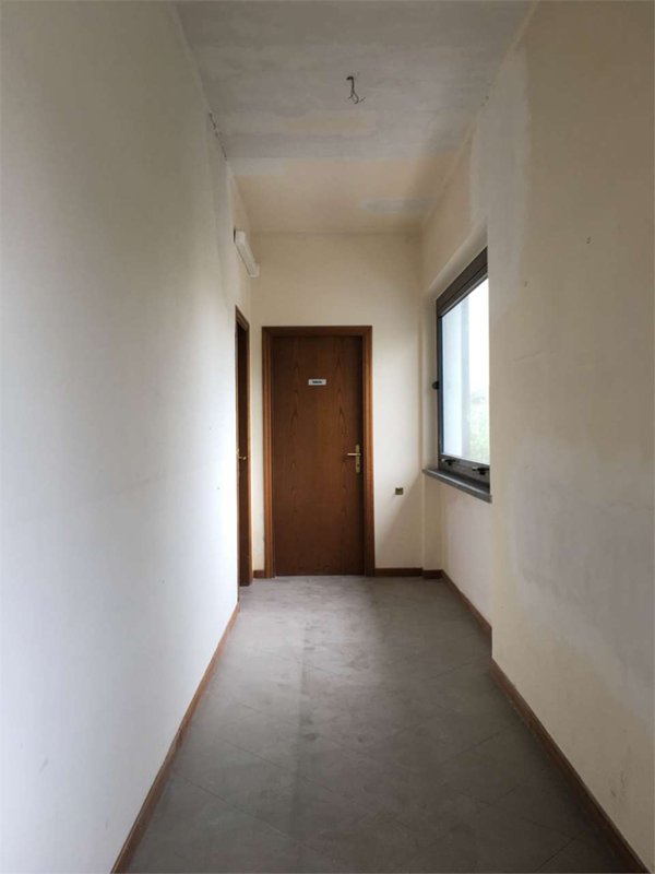 ufficio in vendita a Capannori in zona Segromigno in Monte