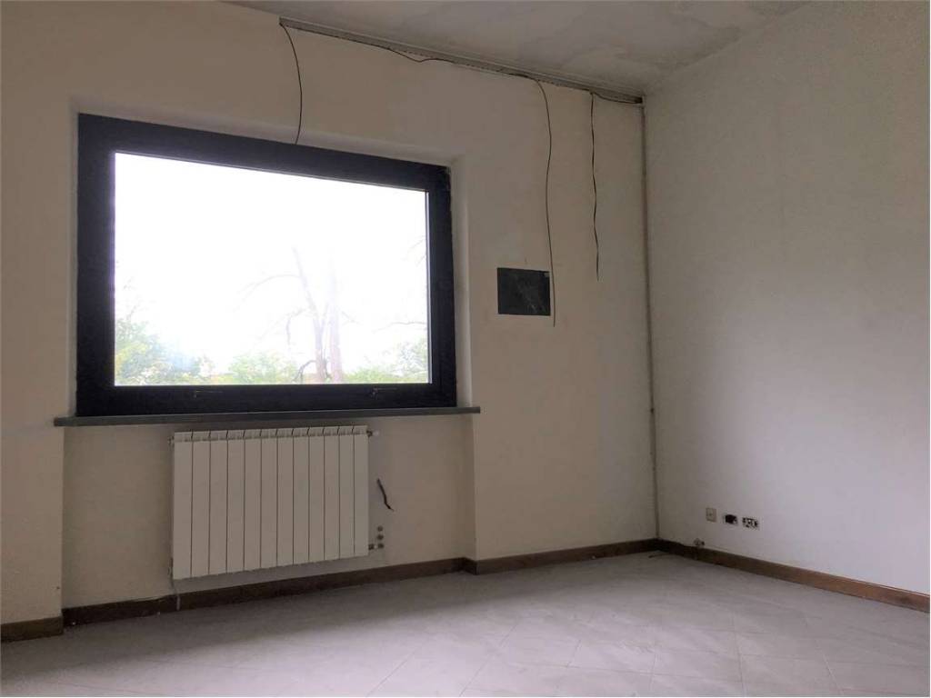 ufficio in vendita a Capannori in zona Segromigno in Monte