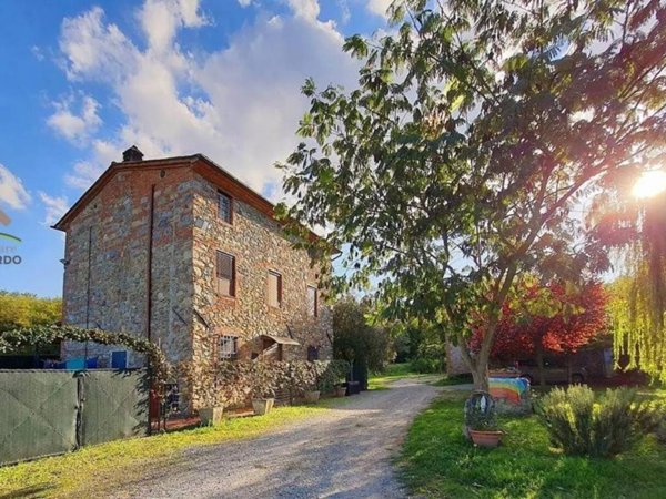 casale in vendita a Capannori