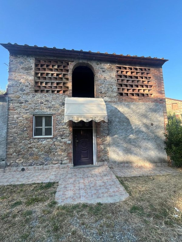 casa indipendente in vendita a Capannori