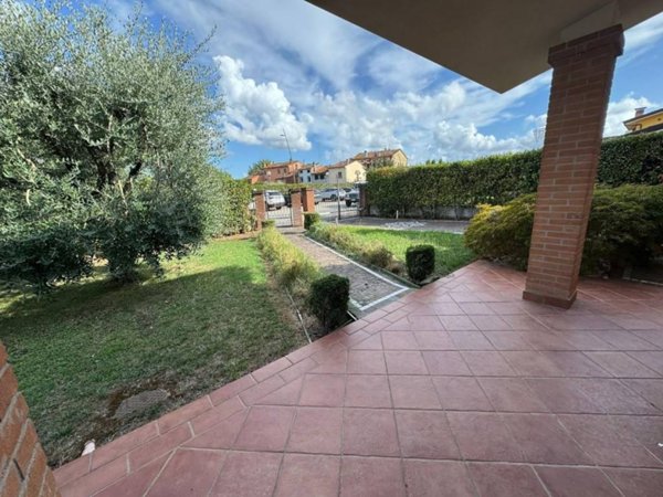 casa indipendente in vendita a Capannori in zona Lammari