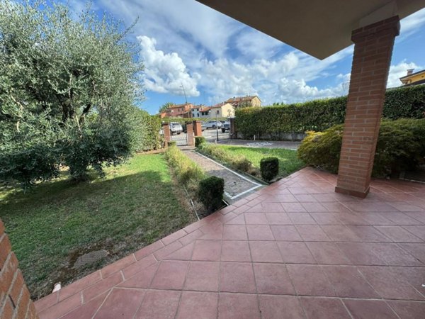 casa indipendente in vendita a Capannori in zona Lammari
