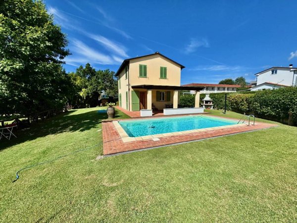casa indipendente in vendita a Capannori