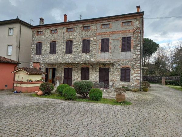 casa indipendente in vendita a Capannori in zona Lammari