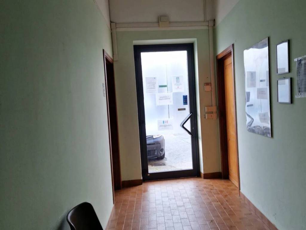 ufficio in vendita a Capannori in zona Marlia