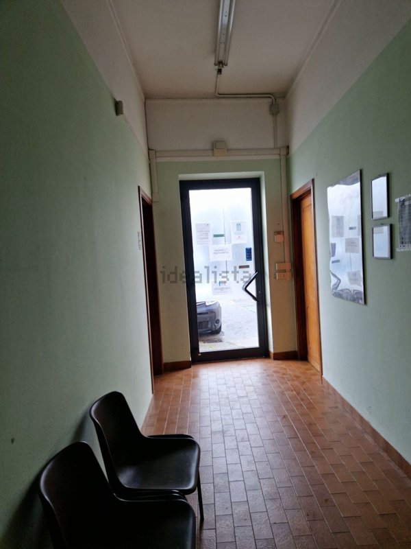 ufficio in vendita a Capannori in zona Marlia