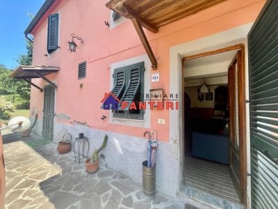 casa indipendente in vendita a Capannori
