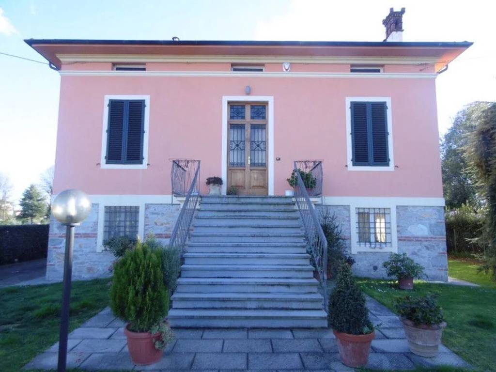 casa indipendente in vendita a Capannori