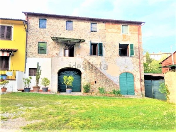 casale in vendita a Capannori in zona San Gennaro