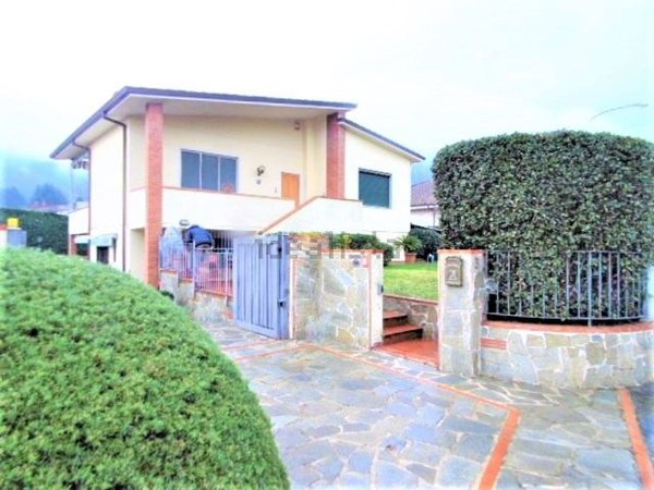 casa indipendente in vendita a Capannori in zona Castelvecchio di Compito