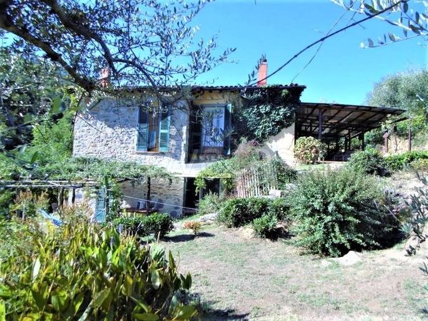 casa indipendente in vendita a Capannori