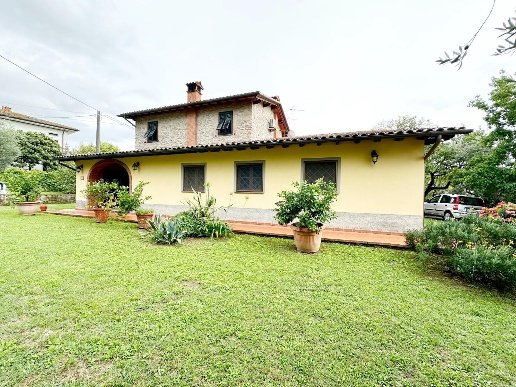 casa indipendente in vendita a Capannori