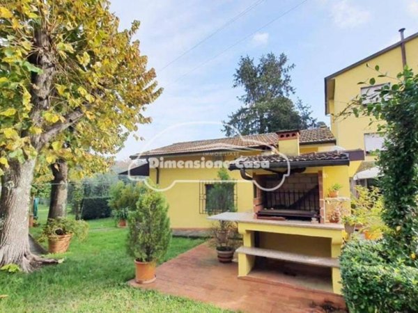 casa indipendente in vendita a Capannori