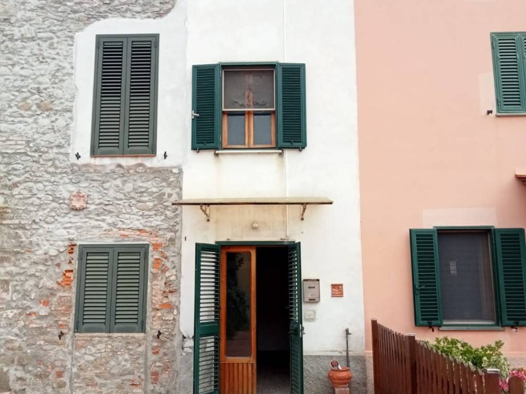 casa indipendente in vendita a Capannori in zona Marlia