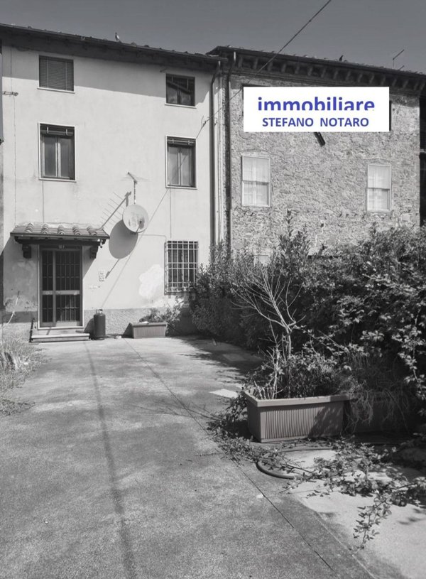 casa indipendente in vendita a Capannori in zona Lunata