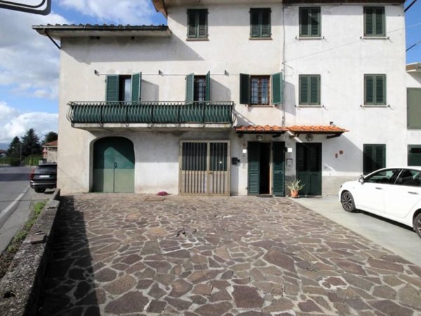 casa indipendente in vendita a Capannori in zona Marlia