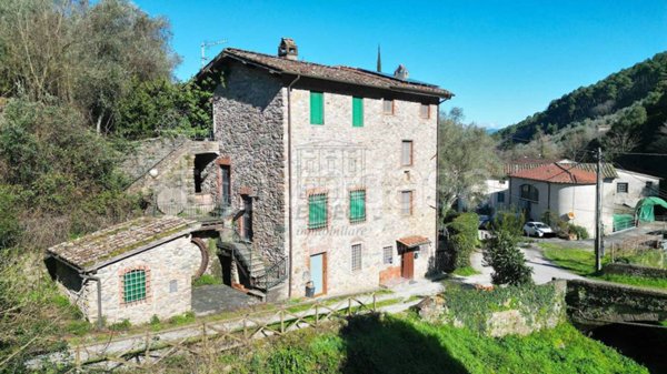 casa indipendente in vendita a Capannori in zona Vorno