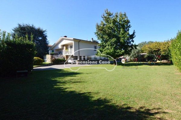 casa indipendente in vendita a Capannori in zona Marlia