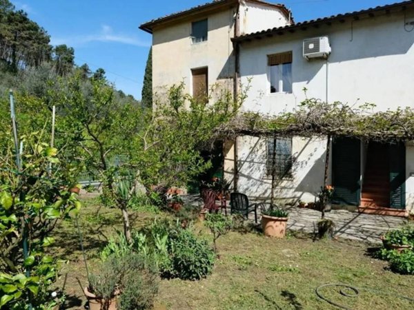 casa indipendente in vendita a Capannori in zona Guamo