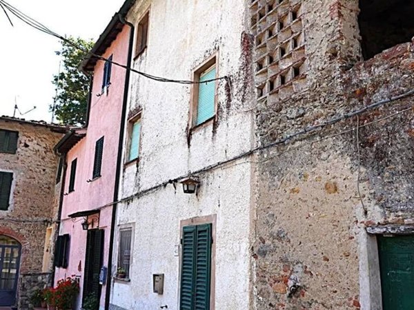 casa indipendente in vendita a Capannori in zona Guamo