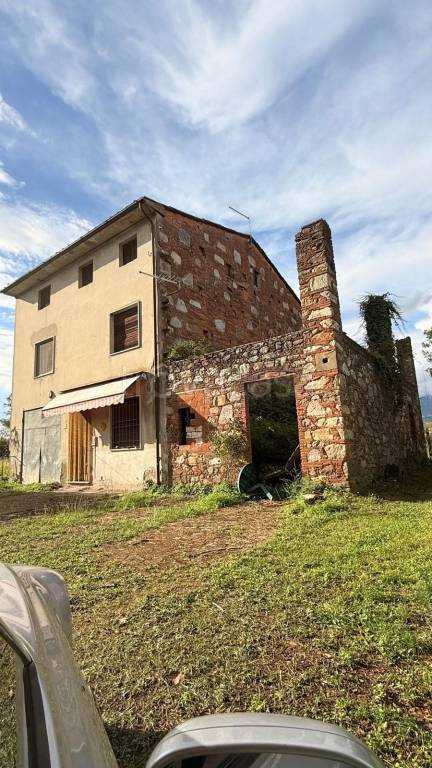 casa indipendente in vendita a Capannori