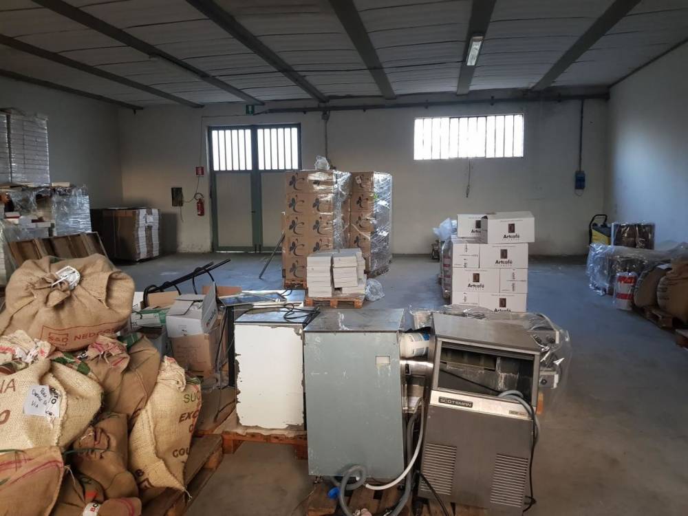 locale di sgombero in vendita a Capannori in zona Santa Margherita