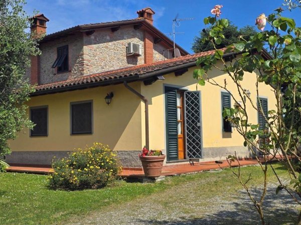 casa indipendente in vendita a Capannori
