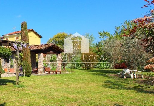 casa indipendente in vendita a Capannori in zona Santa Margherita