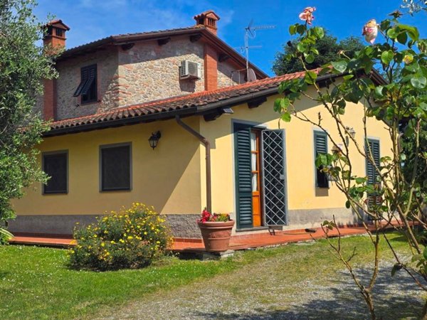 casa indipendente in vendita a Capannori