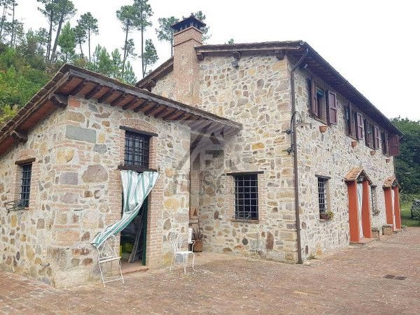 casale in vendita a Capannori in zona Castelvecchio di Compito