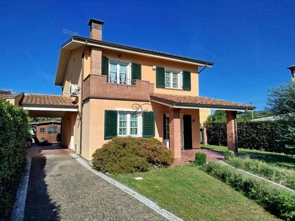 casa indipendente in vendita a Capannori in zona Lammari