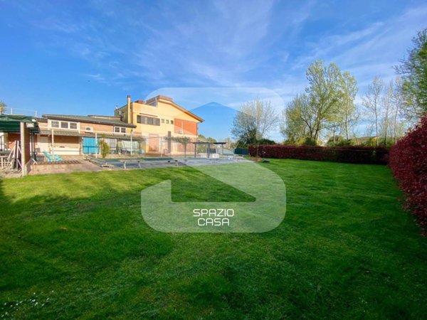 casa indipendente in vendita a Capannori in zona Carraia